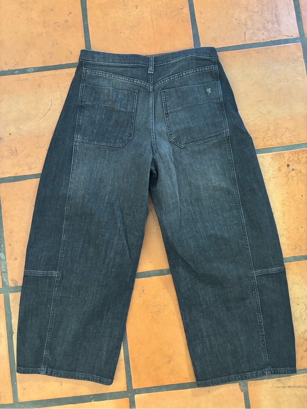 Pilcro Anthropologie Heritage mid rise Black Barrel jeans size 28 - Picture 5 of 7